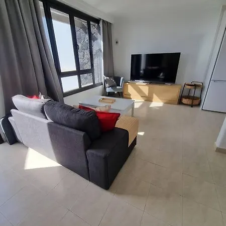 B16 Caleton Blanco Puerto del Carmen (Lanzarote)